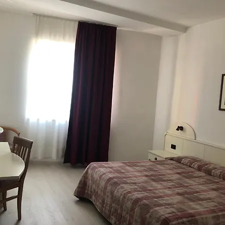 Hotel Alpi Del Mare-3